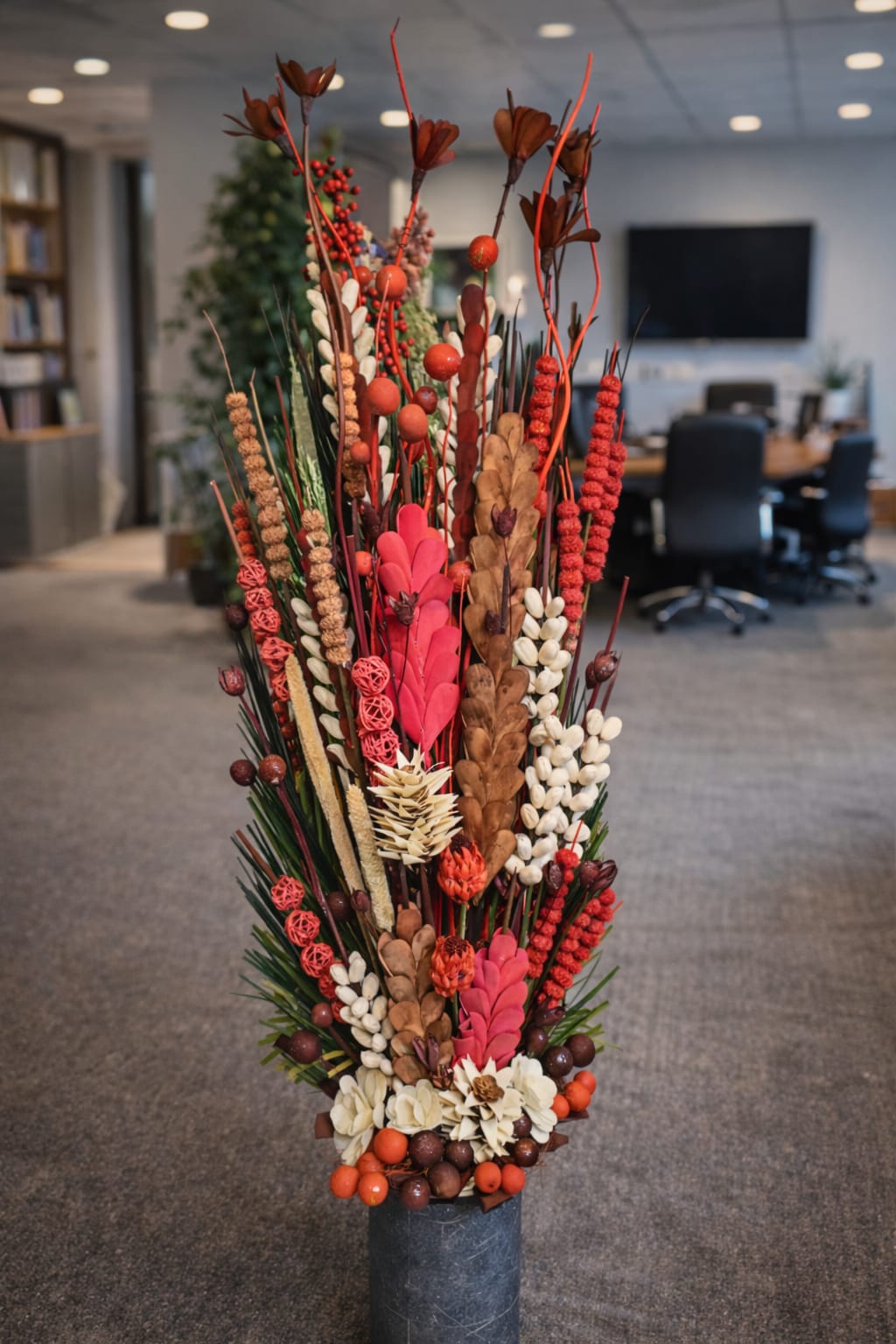 Vertical avant-garde floral sculpture
